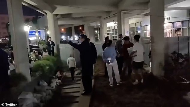 After the crowds dispersed, officials agreed to make it easier for students to travel out of the Wanliu campus to other parts of the university, and to provide grocery deliveries