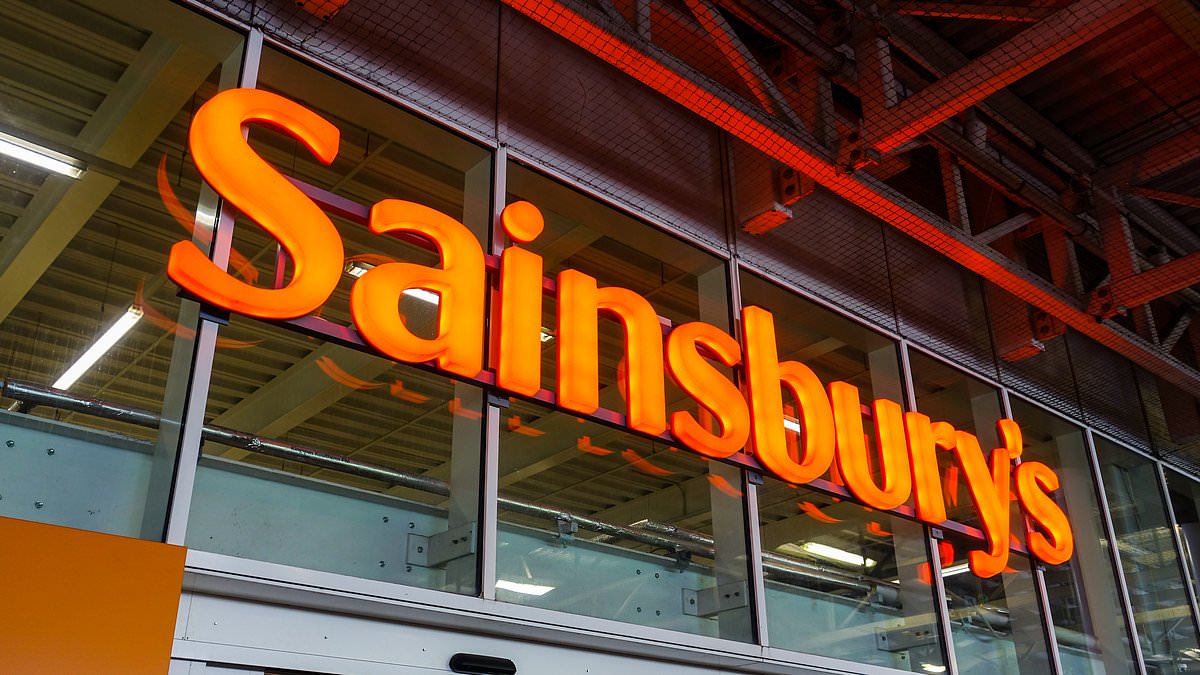Sainsbury’s worker is sacked for pressing the ‘zero bags used’ button and taking bags for life at the end of a night shift after working at the supermarket for 20 years
