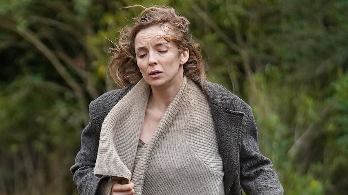Jodie Comer looks battered and fraught while running away from terrifying zombies as she films 28 Years Later in Northumberland