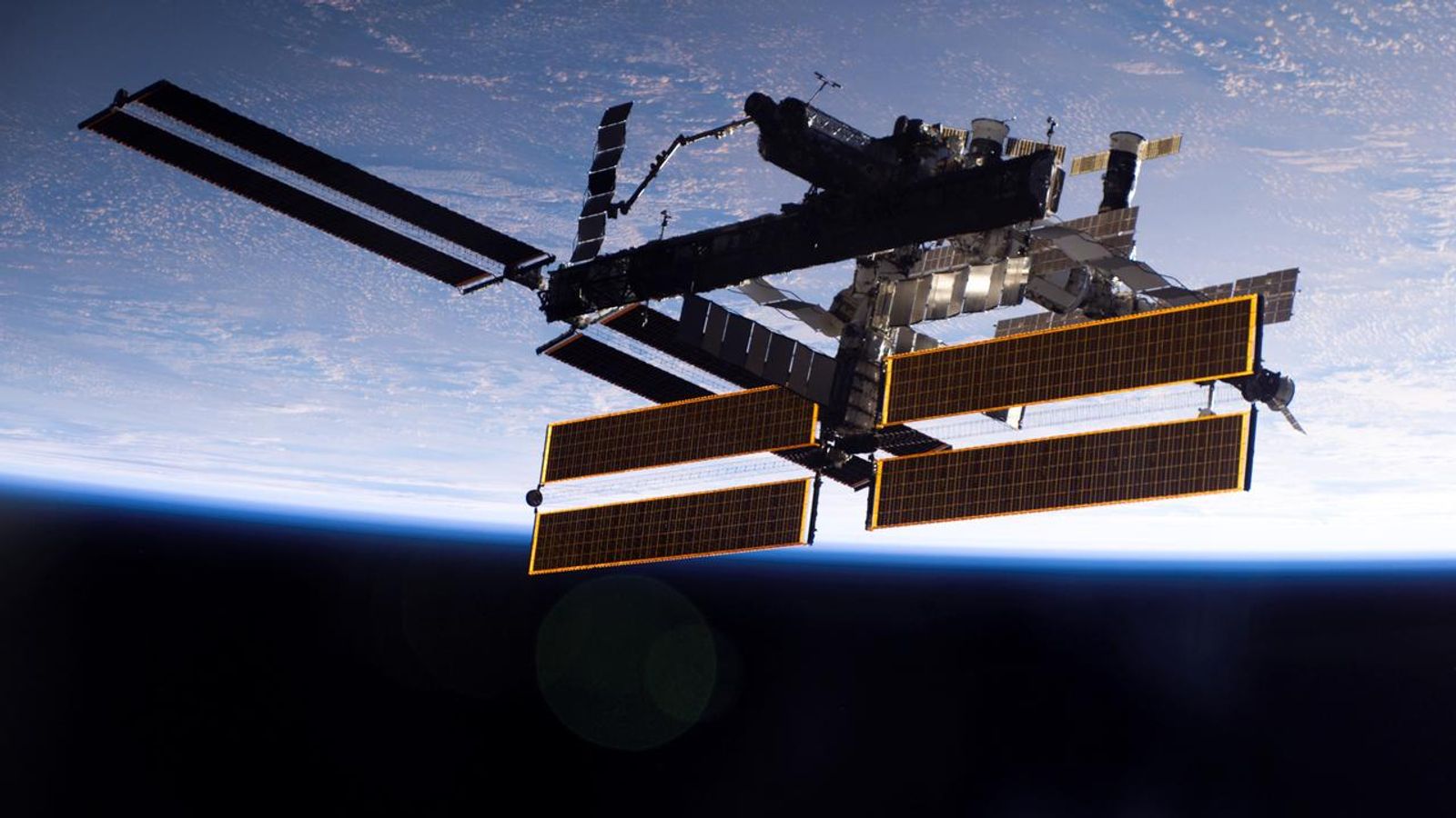 Two astronauts are stuck in space – how will they pass time (and survive) until 2025? | Science & Tech News