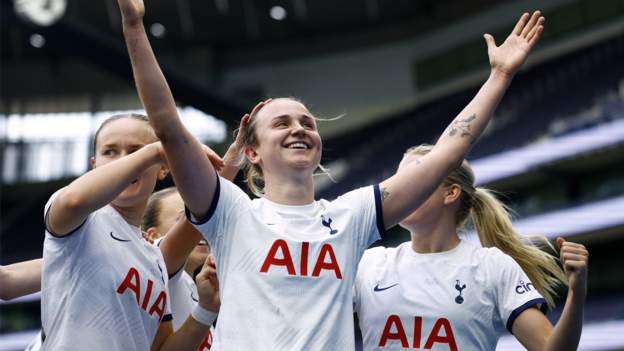 Tottenham 2-1 Leicester City: Martha Thomas scores extra-time winner